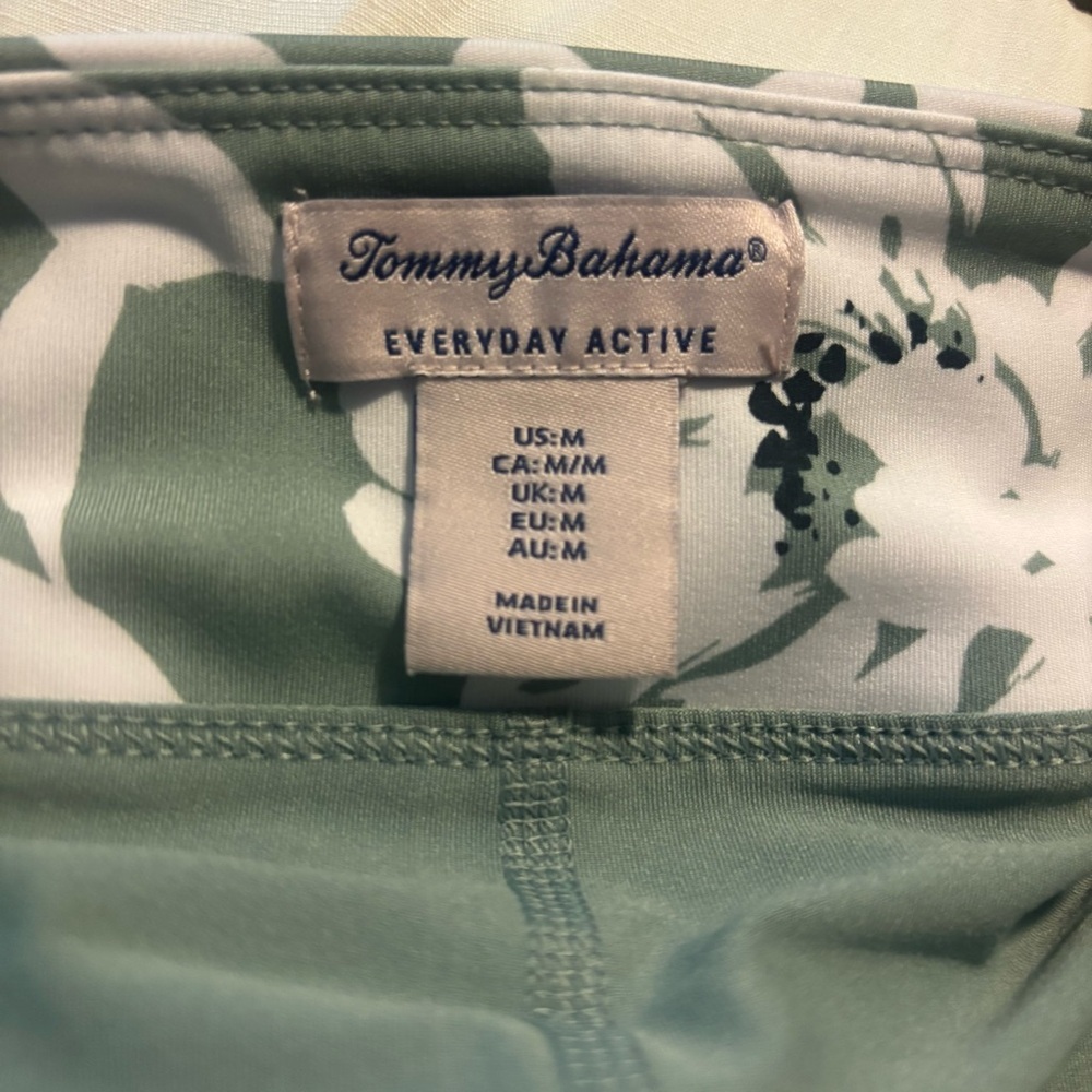 Tommy Bahama Green and White Floral Golf Tennis Skort Size Medium - Picture 9 of 9